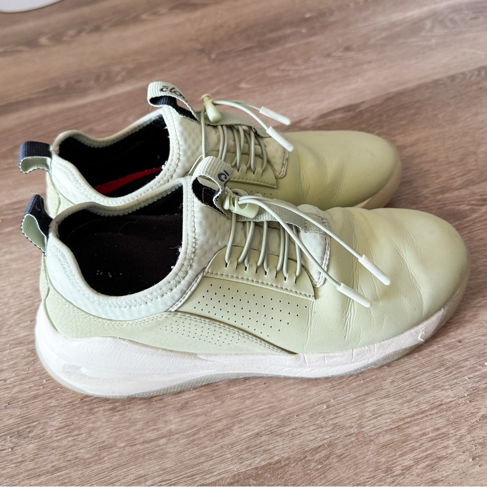 Clove waterproof healthcare nursing shoes in sage green